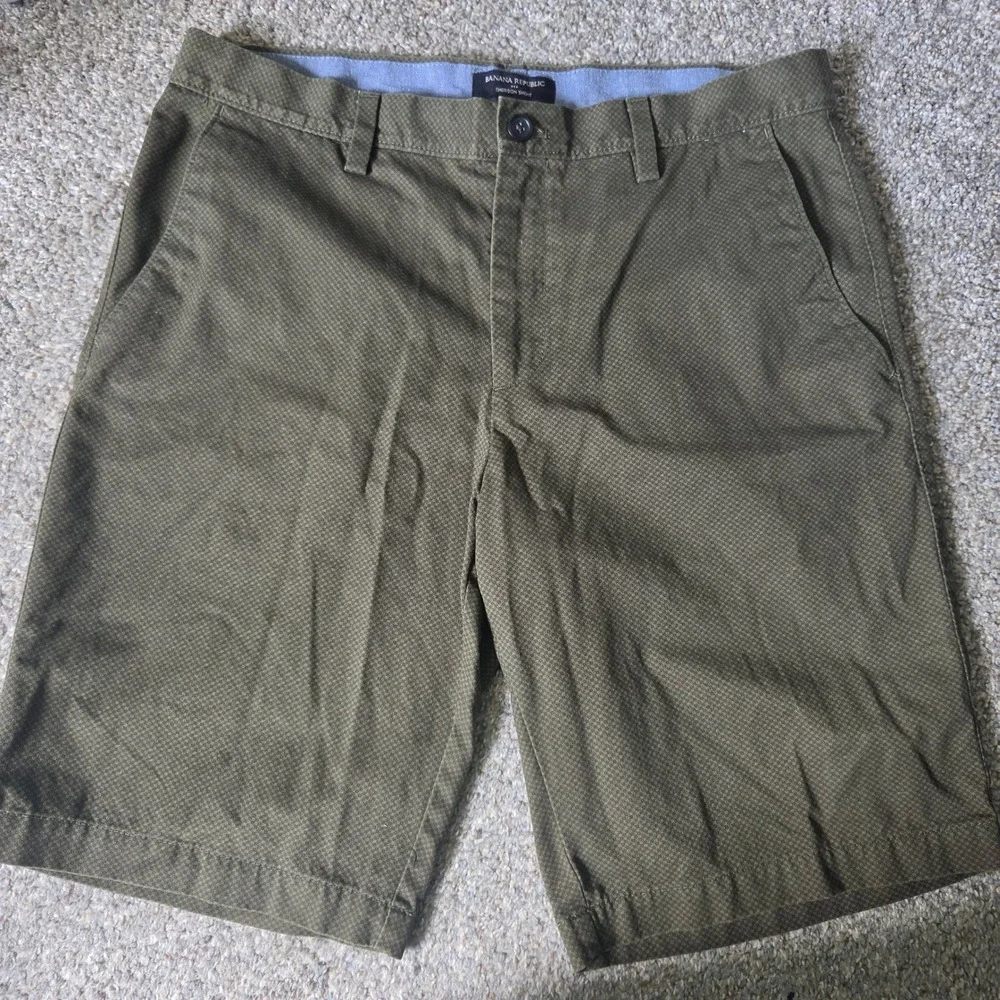 Banana Republic Emerson Short Mens 33 Olive Green Cotton Micro Pattern Chino‎